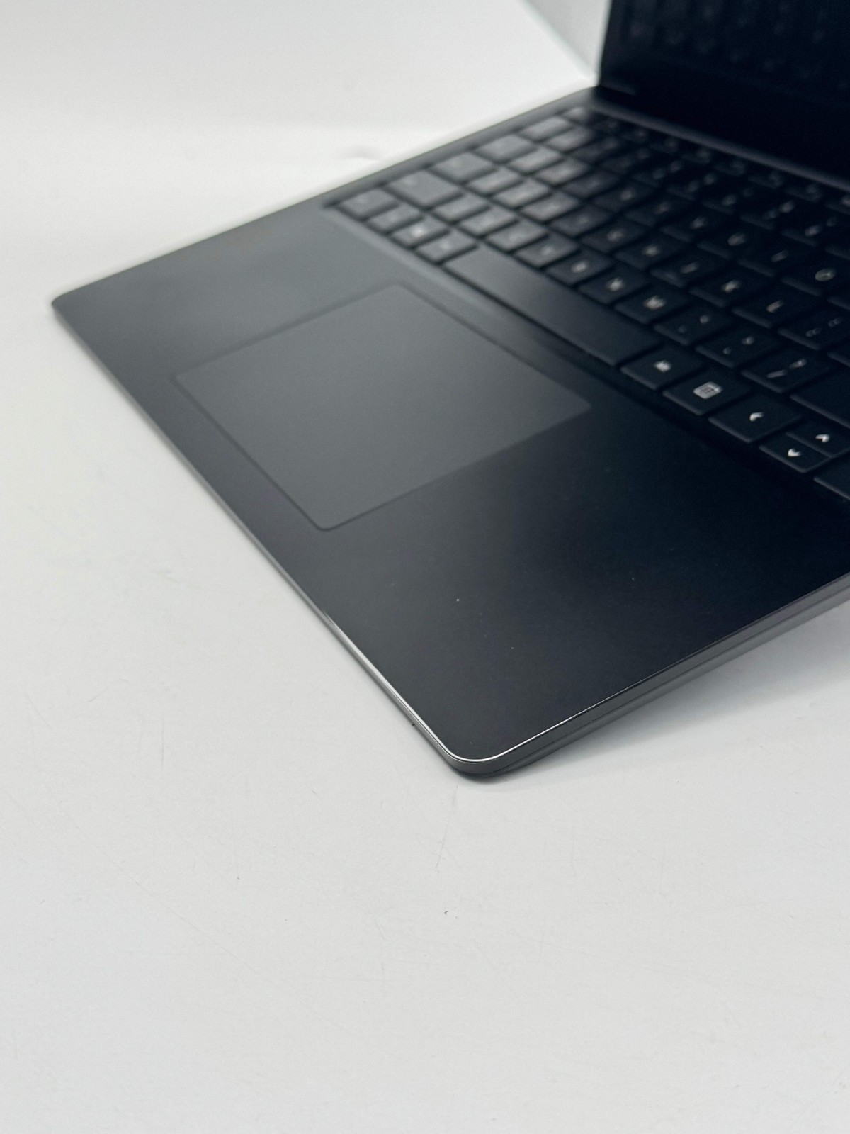 Microsoft Surface Laptop 4 1951 Core i5 11th Gen 8GB 256GB Black For Parts