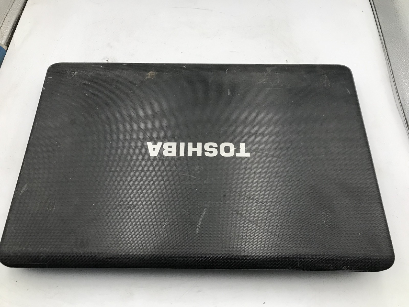 TOSHIBA SATELLITE C675D S7101 – FOR PARTS/BAD RAM SLOTS – AMD E 300 – READ – BB!
