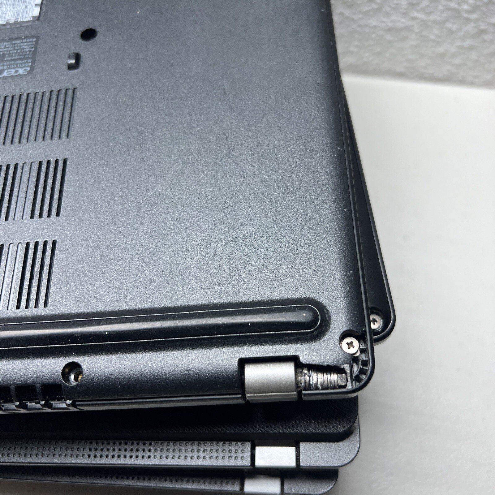 Lot Of 7 Acer TravelMate P214 i5-1135G7 2.40GHz NO RAM NO HDD .BROKEN