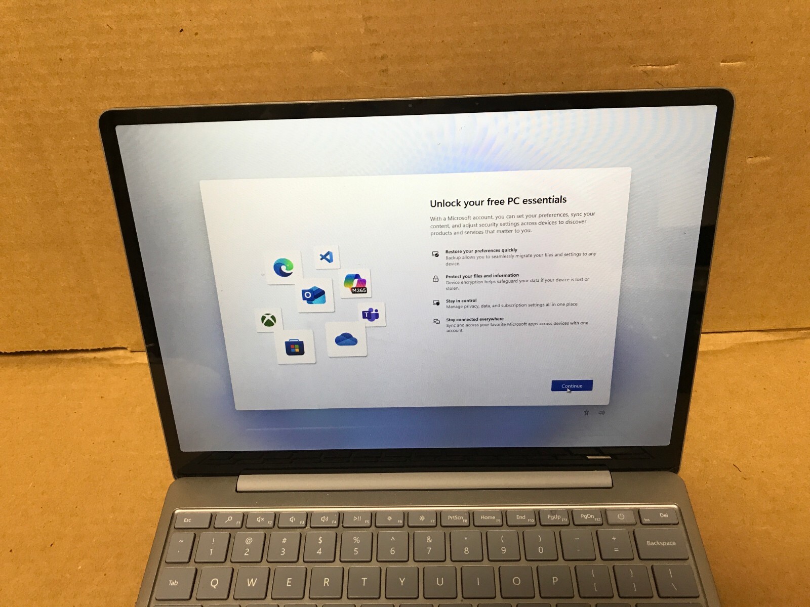 Microsoft Surface Laptop Go 1943 12.4″ i5-1035G1 1.0GHz 256GB SSD 16GB RAM Win11