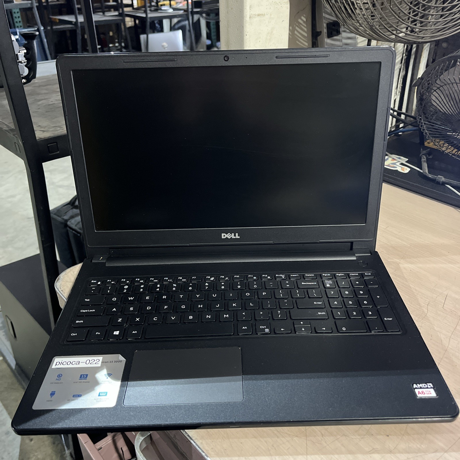 DELL INSPIRON 15 3000 AMD RADEON R4 4GB RAM NO HD