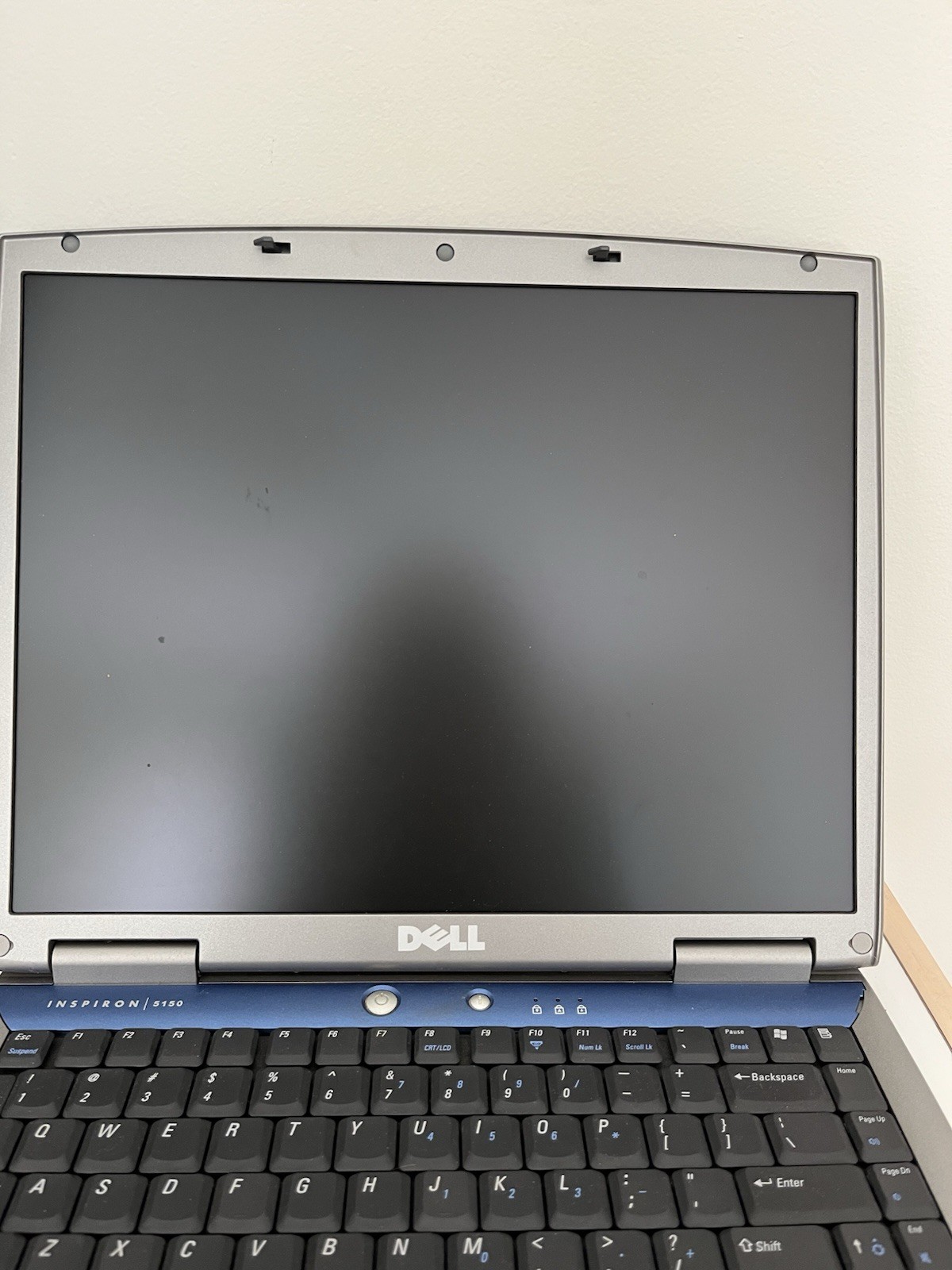 Dell Inspiron 5150 Laptop Intel Pentium 4 **DOES NOT TURN ON – FOR PARTS ONLY **