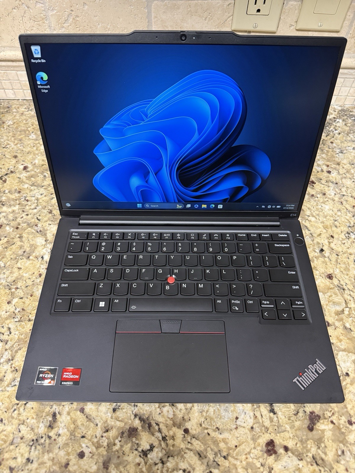 Lenovo ThinkPad E14 Gen 5 14″ AMD Ryzen 5 7530U 8GB RAM 256GB SSD Windows 10