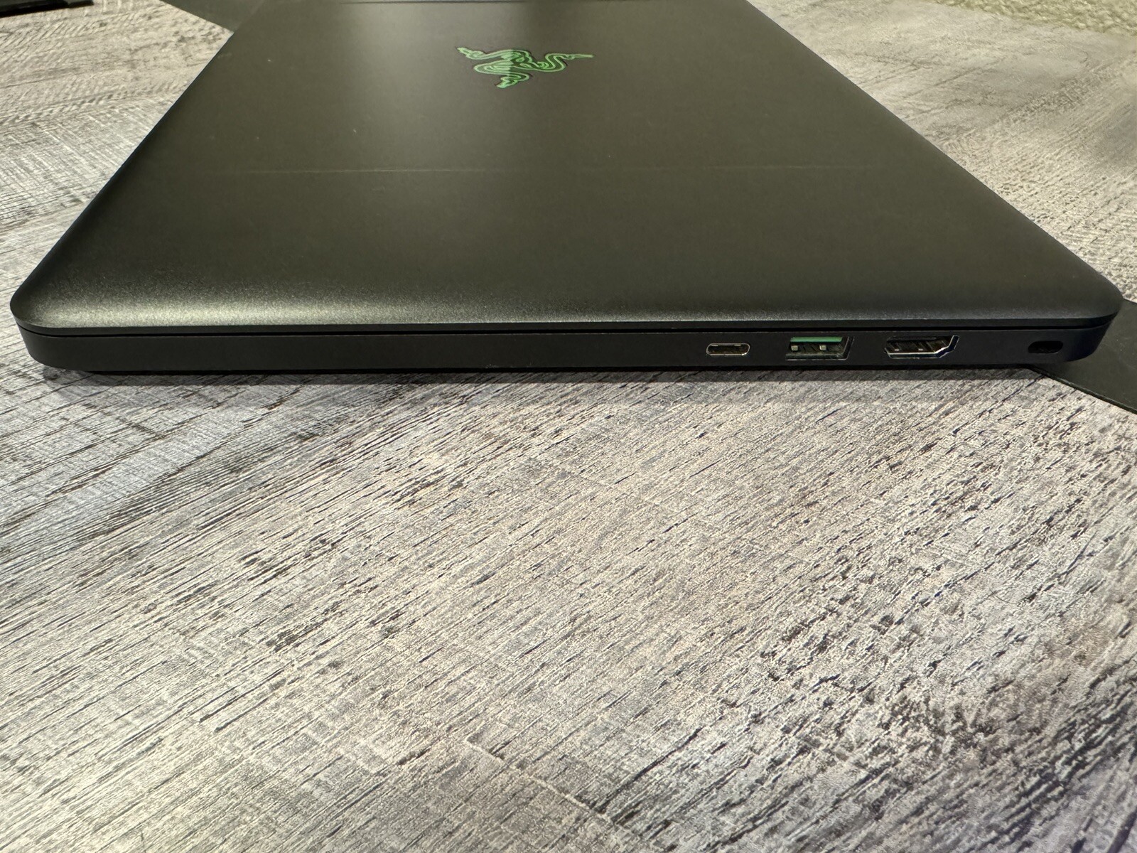 Razer Blade 14 i7-7700HQ 2.8Ghz, 1TB SSD, 16gb DDR4 2400MHz, GeForce 1060 GTX