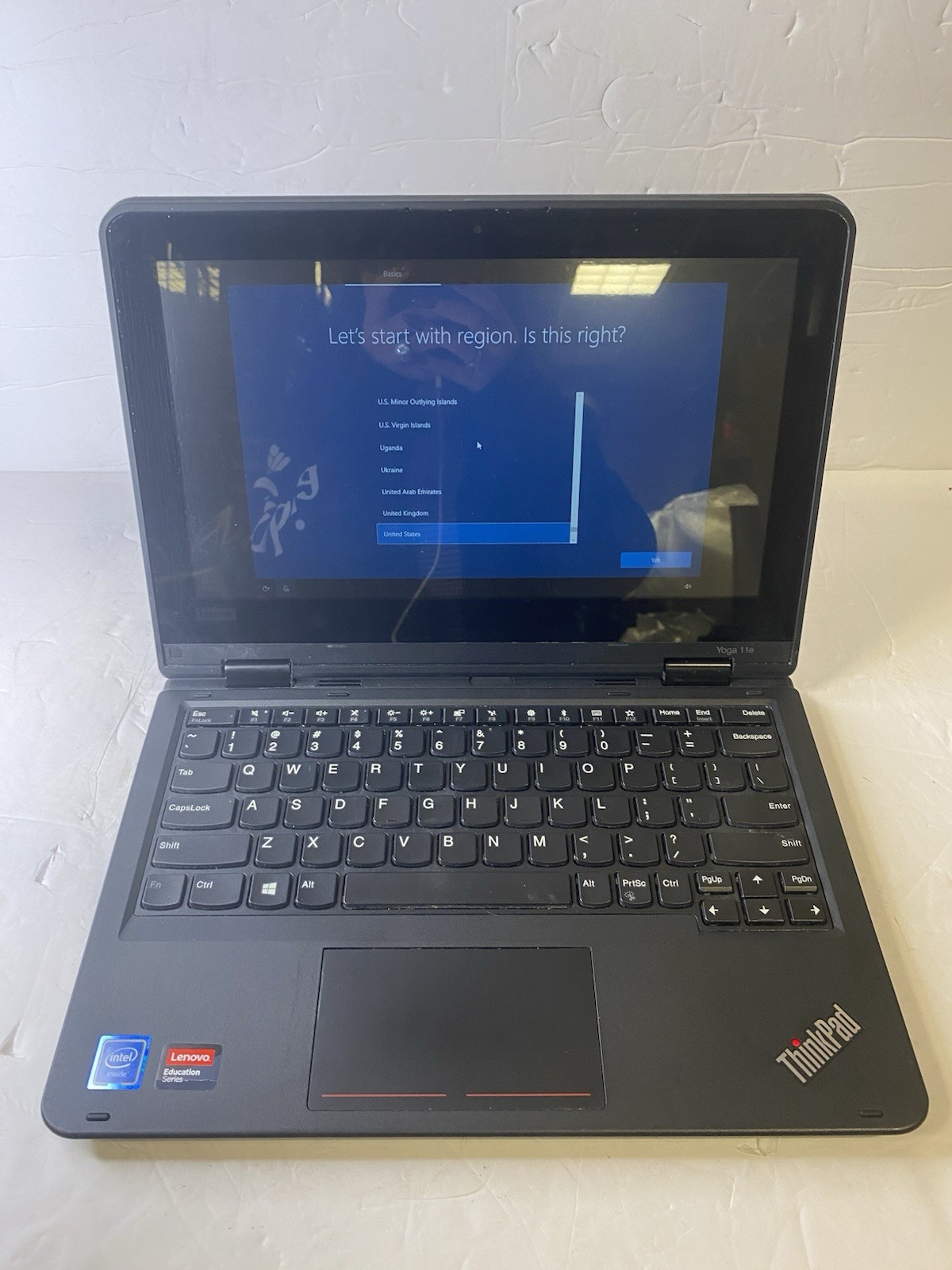 Lenovo ThinkPad Yoga 11e 11.6in 2 in 1 flip TouchScreen Windows 10