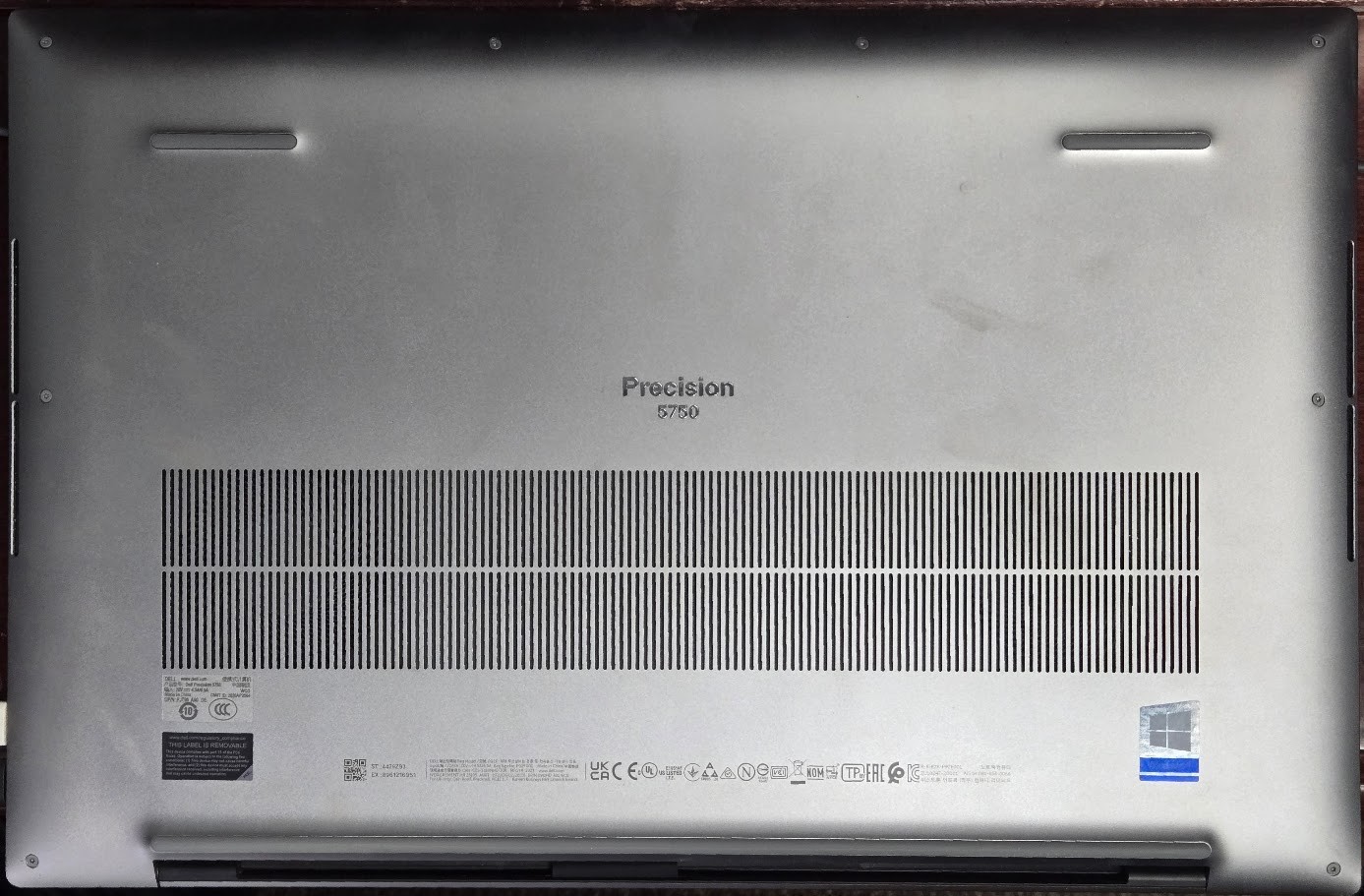 Dell Precision 5750 i7-10750H 32GB Quadro T2000 17″ FHD+ LCD Failure- For Parts