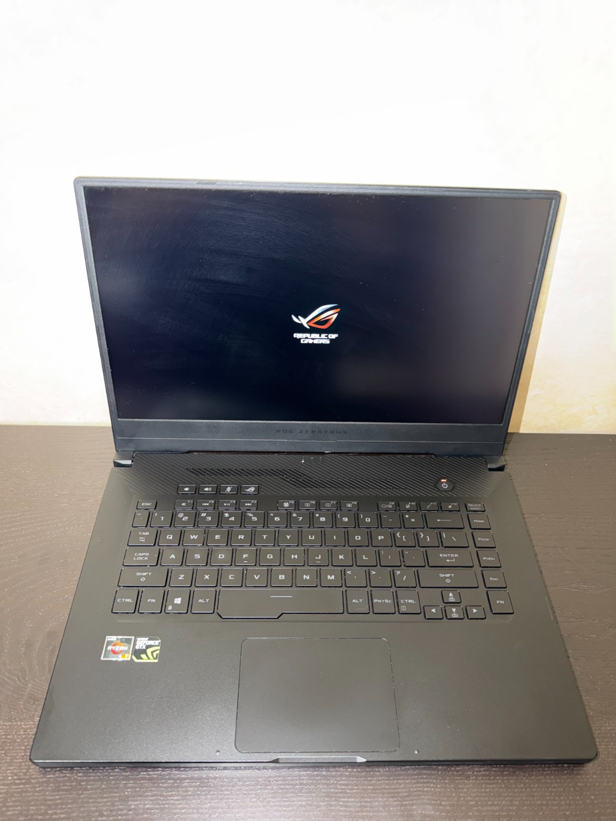 ASUS Rog Gamer Laptop 15.6″ 512gb SSD 16gb AMD Ryzen 7 3750h GTX 1660 TI