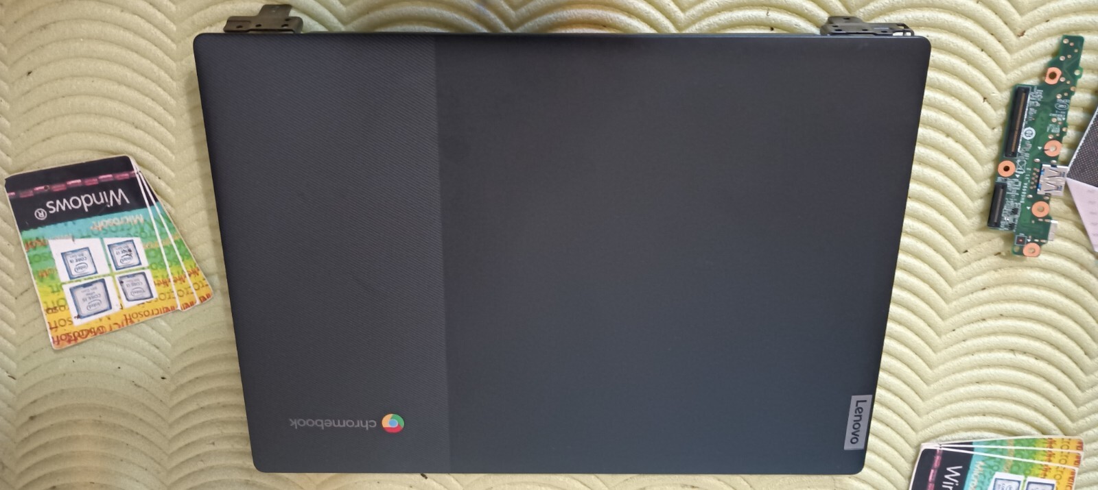 Lenovo Ideapad 3 Chromebook 11″ Flat Frame Cover Webcam Antennas Including LCD