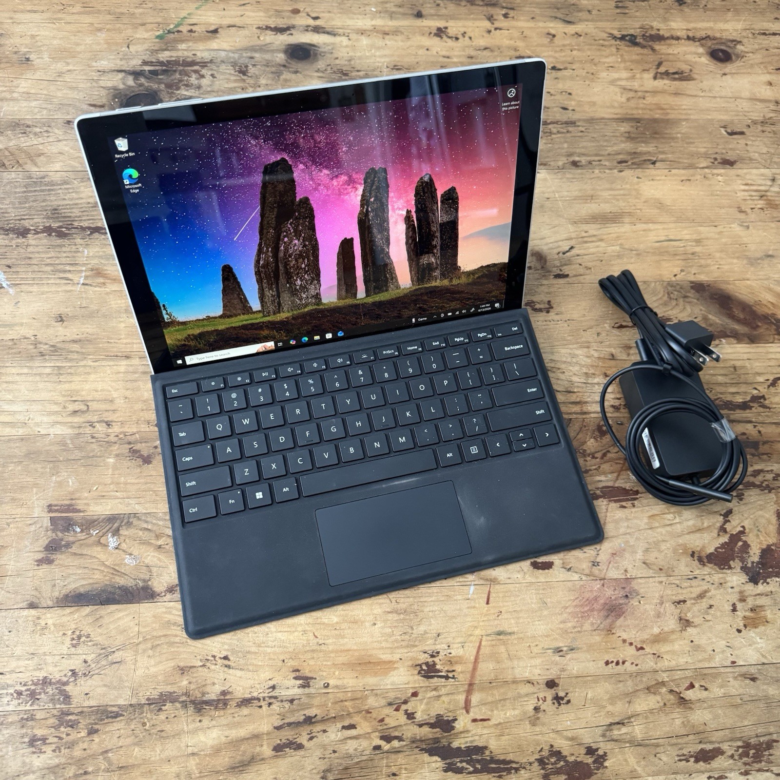 Microsoft Surface Pro 12.3 inch (256Gb, Intel Core i5-7300U @ 2.60GHz, 8GB RAM)