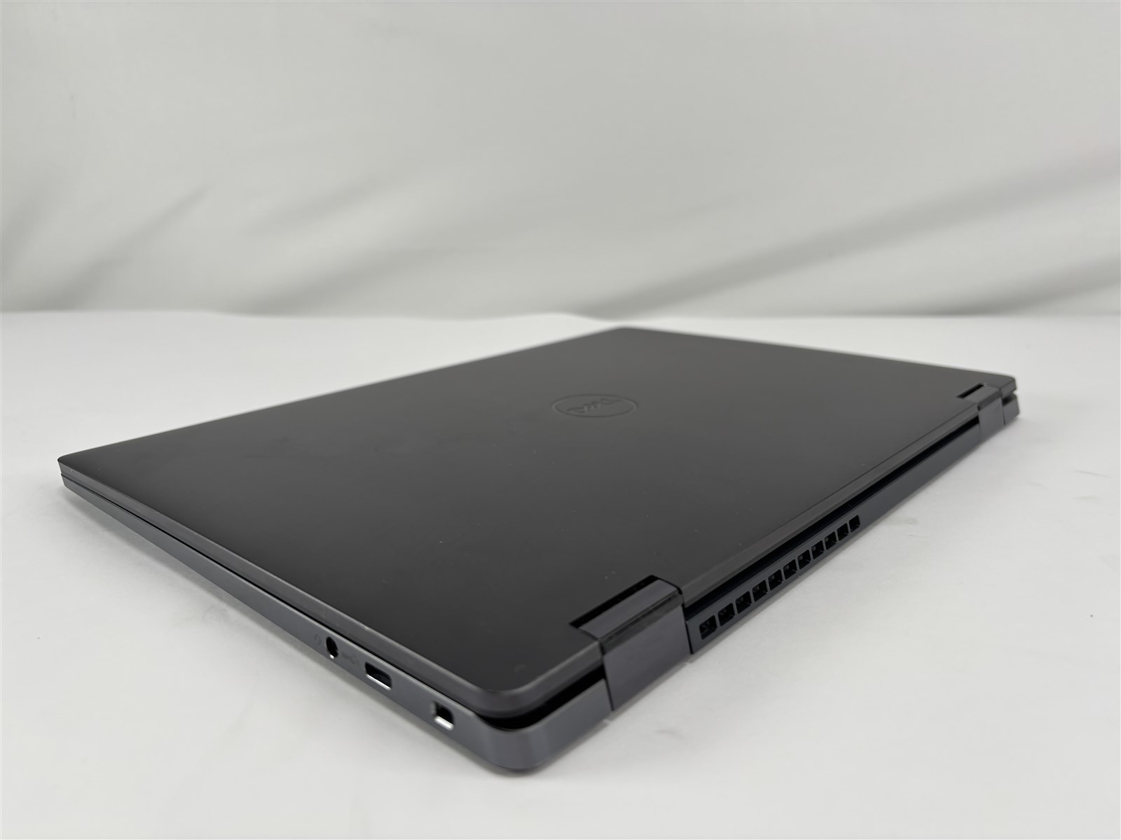 Dell Latitude 9330 2-in-1 2022 13.3″ i7-1260U 1.1GHz 16GB 256GB SSD Touchscreen