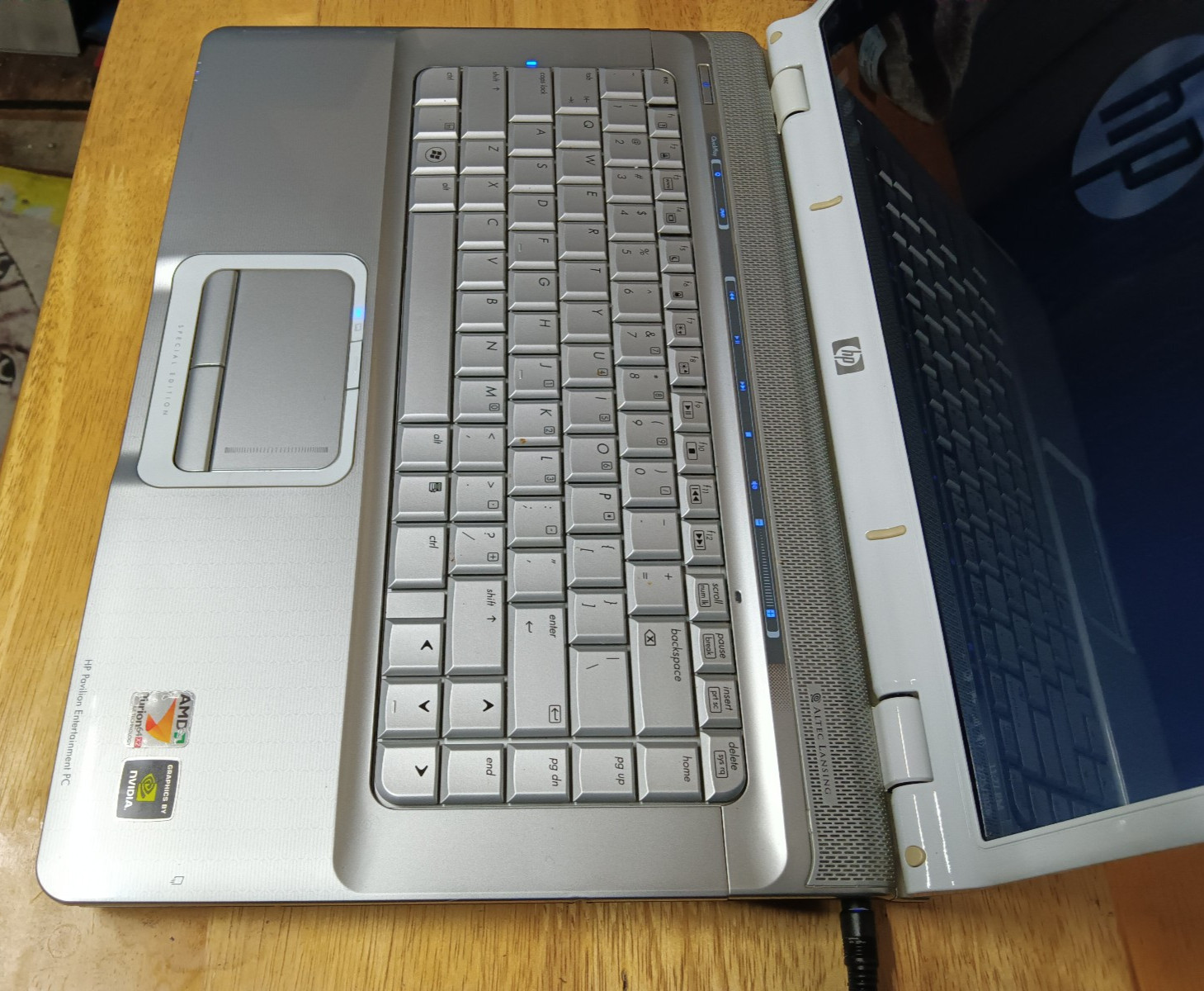 Hp Pavilion dv6258se/Amd Turion TL-56 1.80/3gb/250gb/Windows 7 Home/Vga/15.4.”