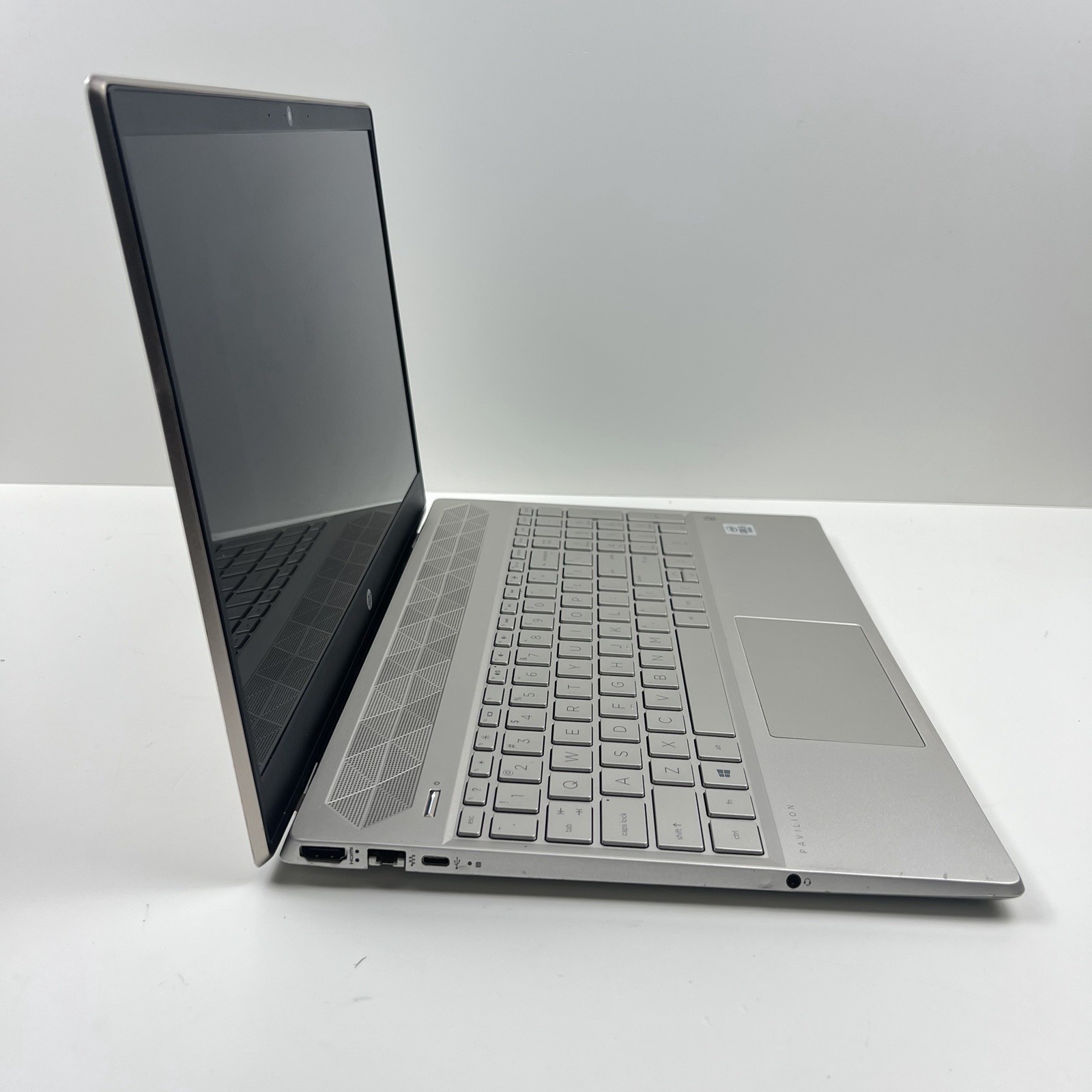 HP Pavilon 15-CS3055WM Intel i5-1035G1 1.0GHz 8GB RAM 128GB SSD Win 11 w/Charger