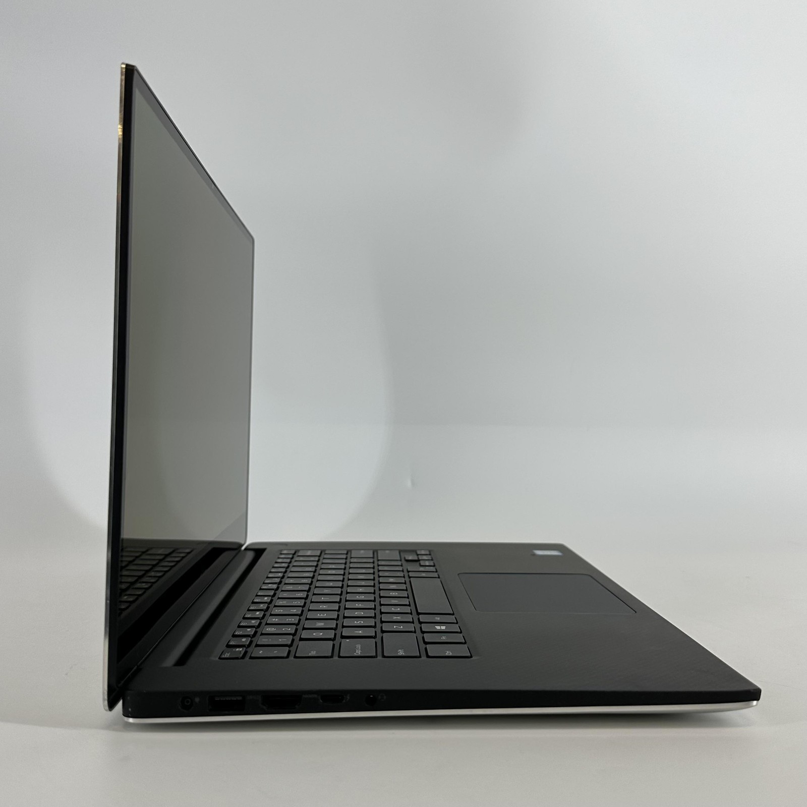 Dell XPS 15 7590 4K i7-9750H 2.60GHz 32GB 1TB SSD NVIDIA GTX 1650 Very Good