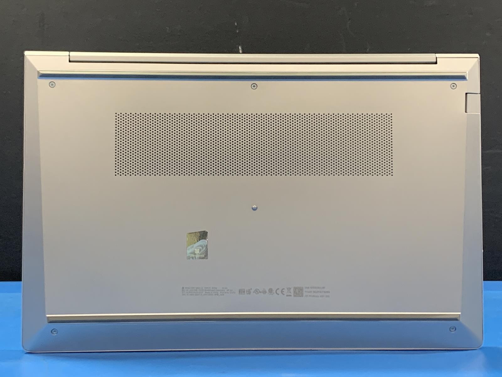 HP ProBook 450 G10 Core i5 1335U 2.50GHz 16GB DDR4 256GB SSD Silver NO OS Dent