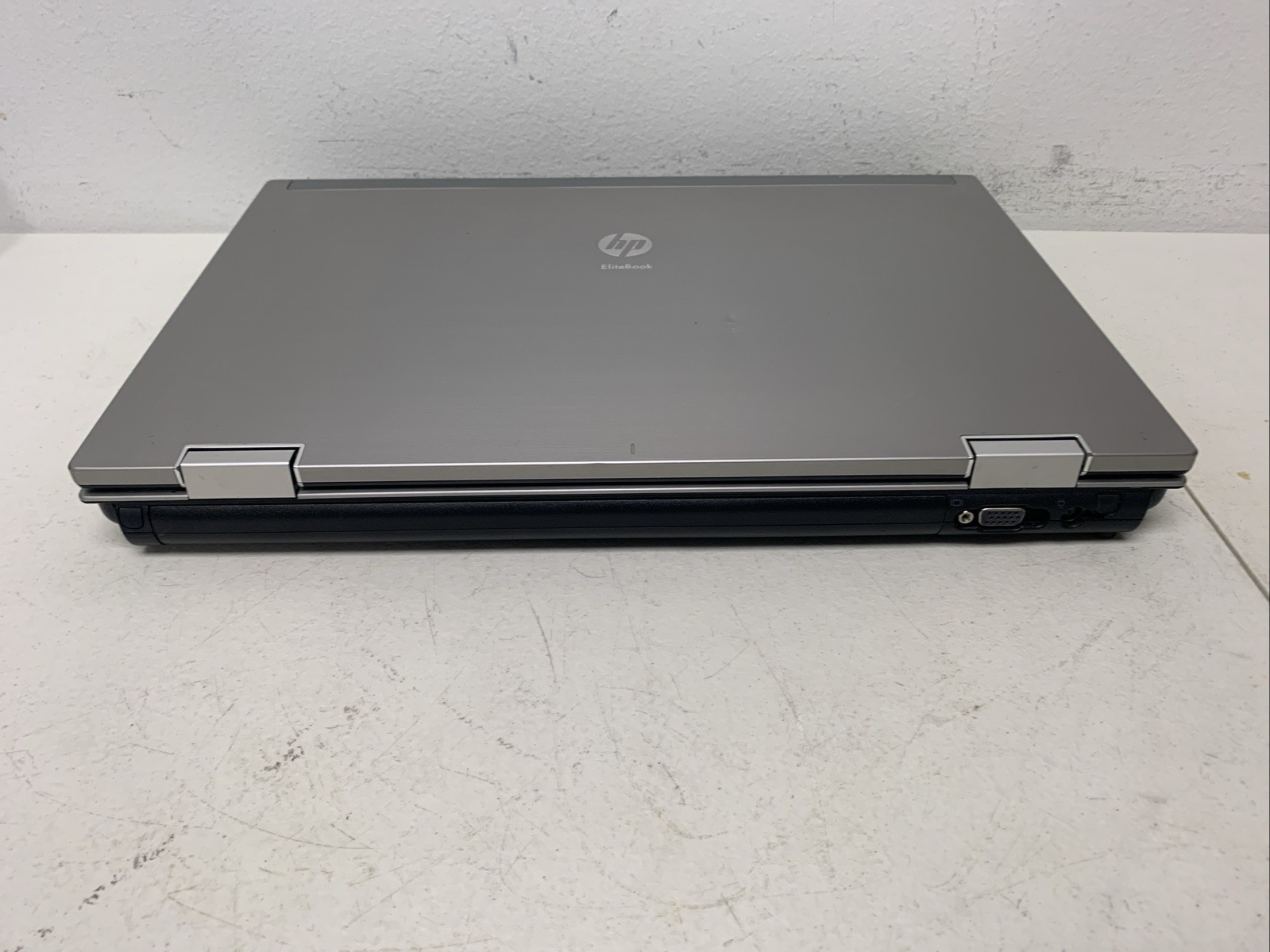 HP ELITEBOOK 8540P I5 M520 – 4GB Ram 240gb SSD Linux Ubuntu’s Need Battery