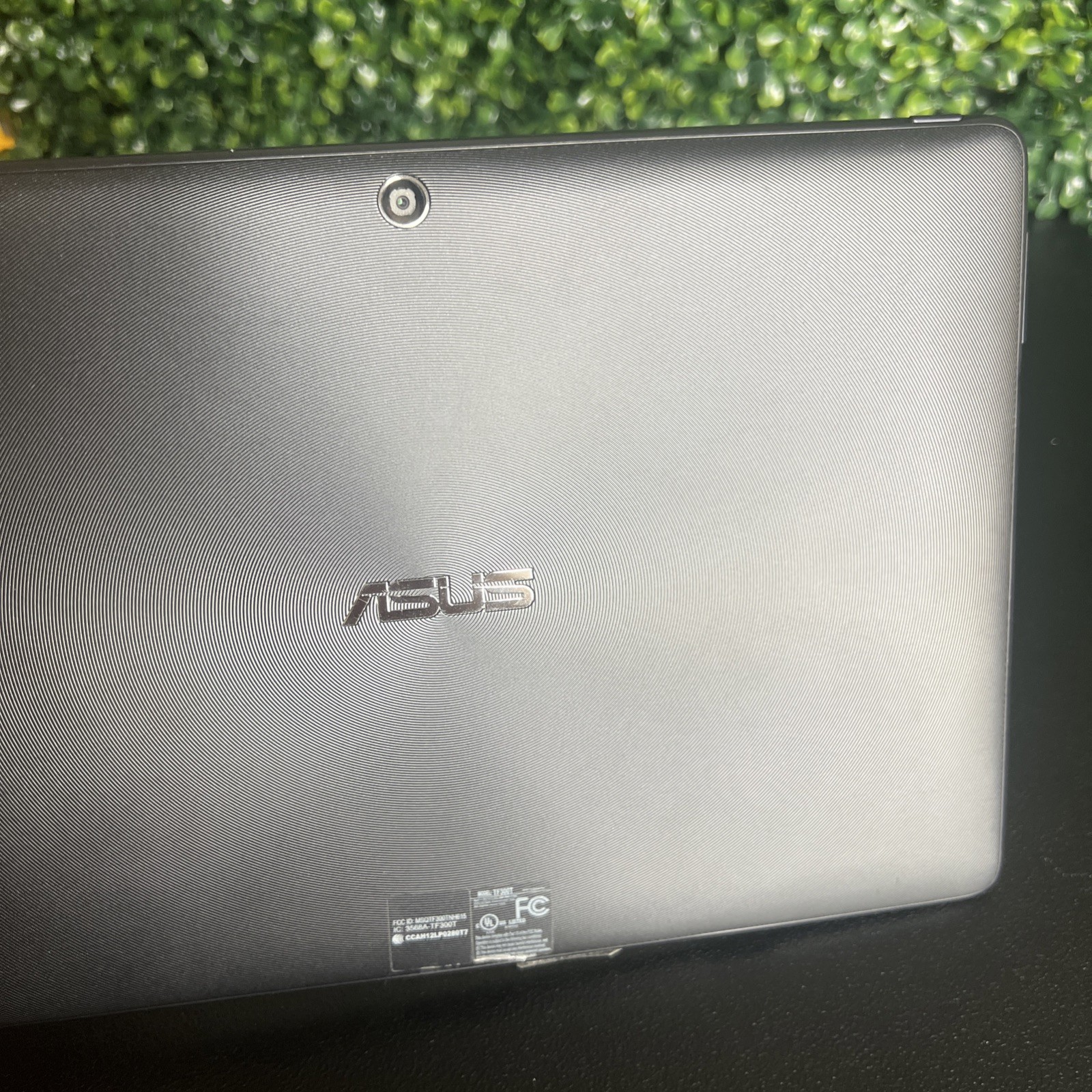 ASUS Transformer Mobile Laptop Tablet Computer TF300T