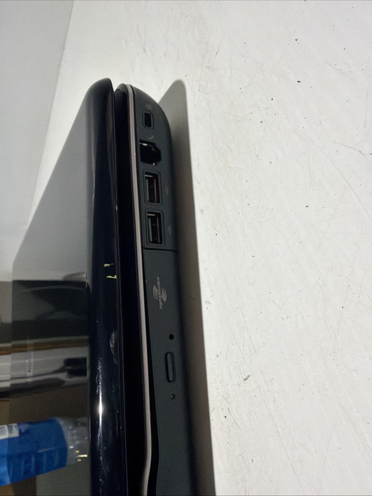 Compaq Presario CQ60 15″ Laptop AMD Athlon QL-62 1gb Ram No Drives Boots Bios