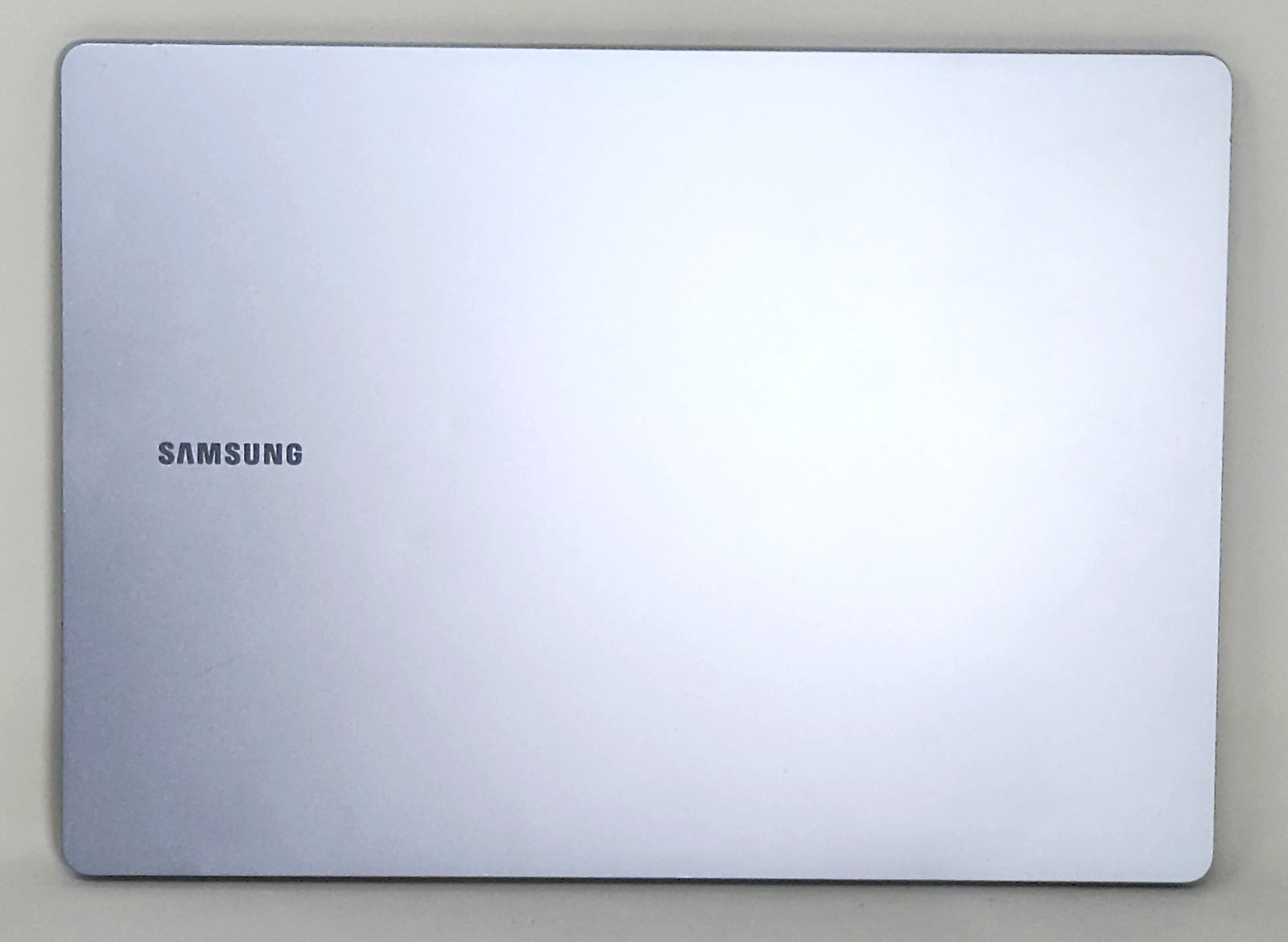 Samsung Galaxy Book4 Edge NP940XMA-KB1US ARMBased 14″ Touchscreen 16GB RAM 512GB
