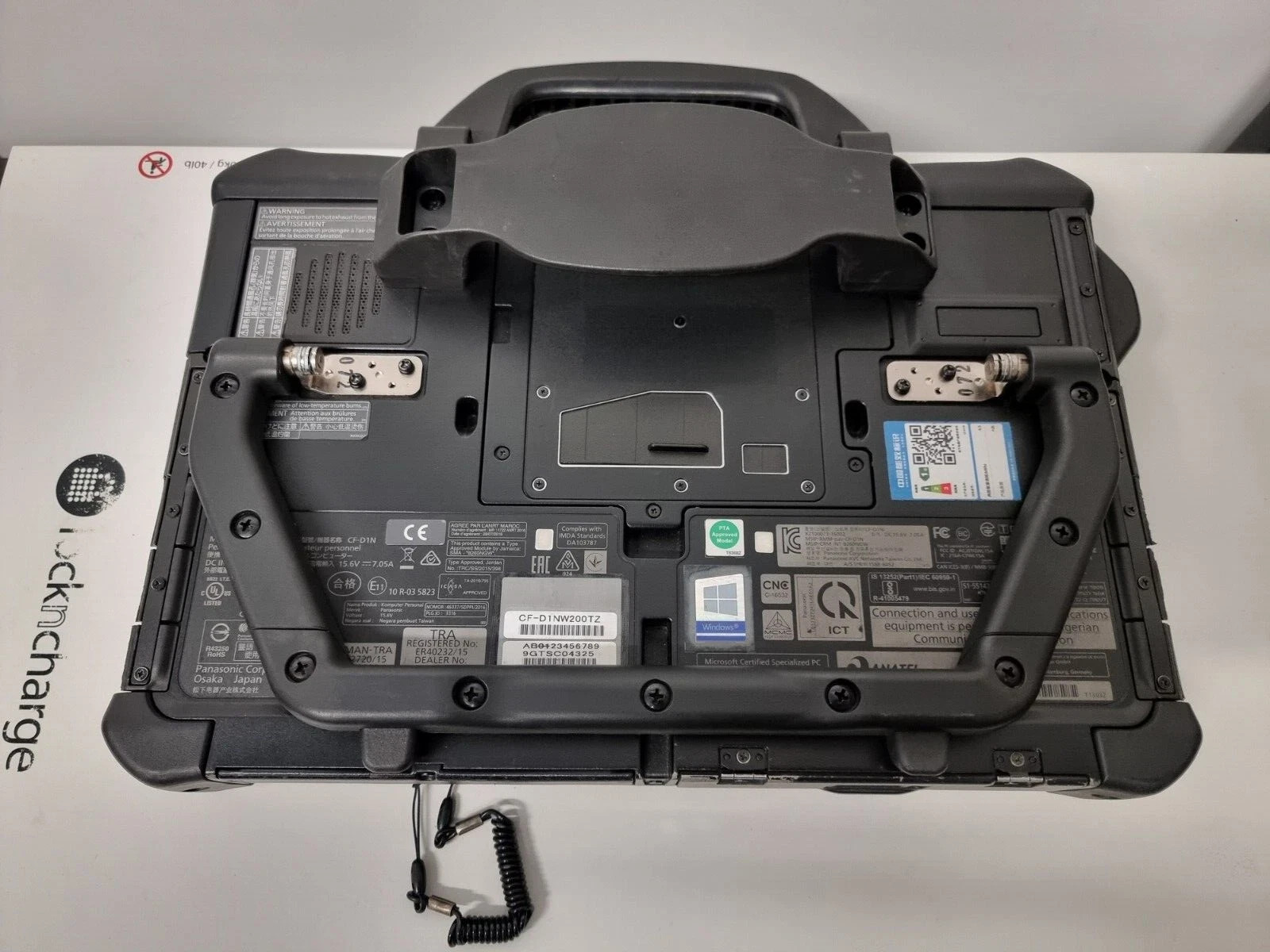 PANASONIC TOUGHBOOK CF-D1 MK3 13.3″ TOUCH i5-6300U 2.40GHZ 8GB 500GB WIN10