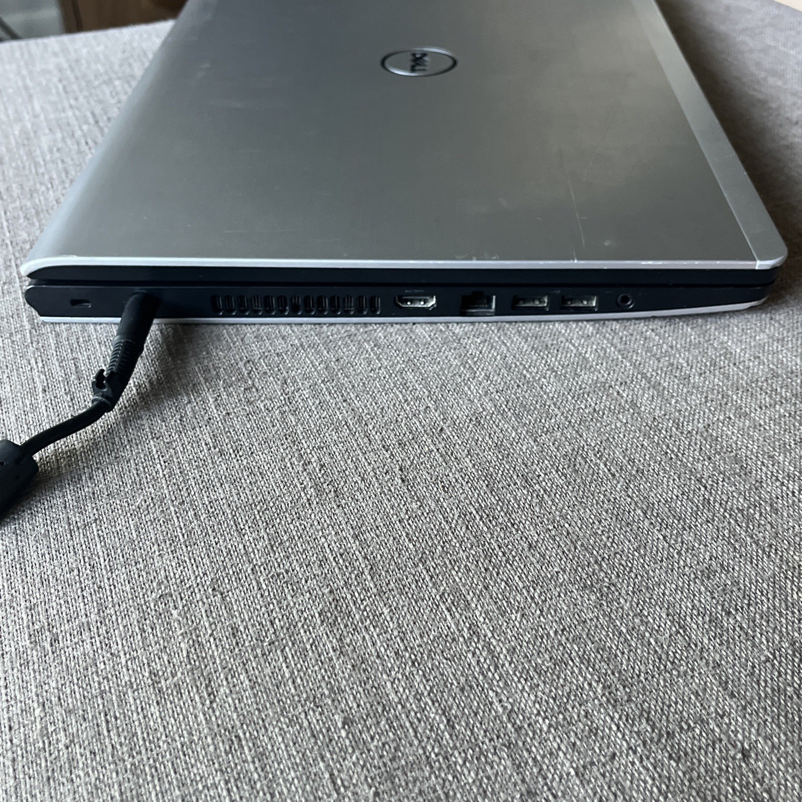 Dell P26e Laptop 17’ Intel(R) Corel(TM) i5-4210U CPU 1.70GHz 8.GB 1TB (READ)