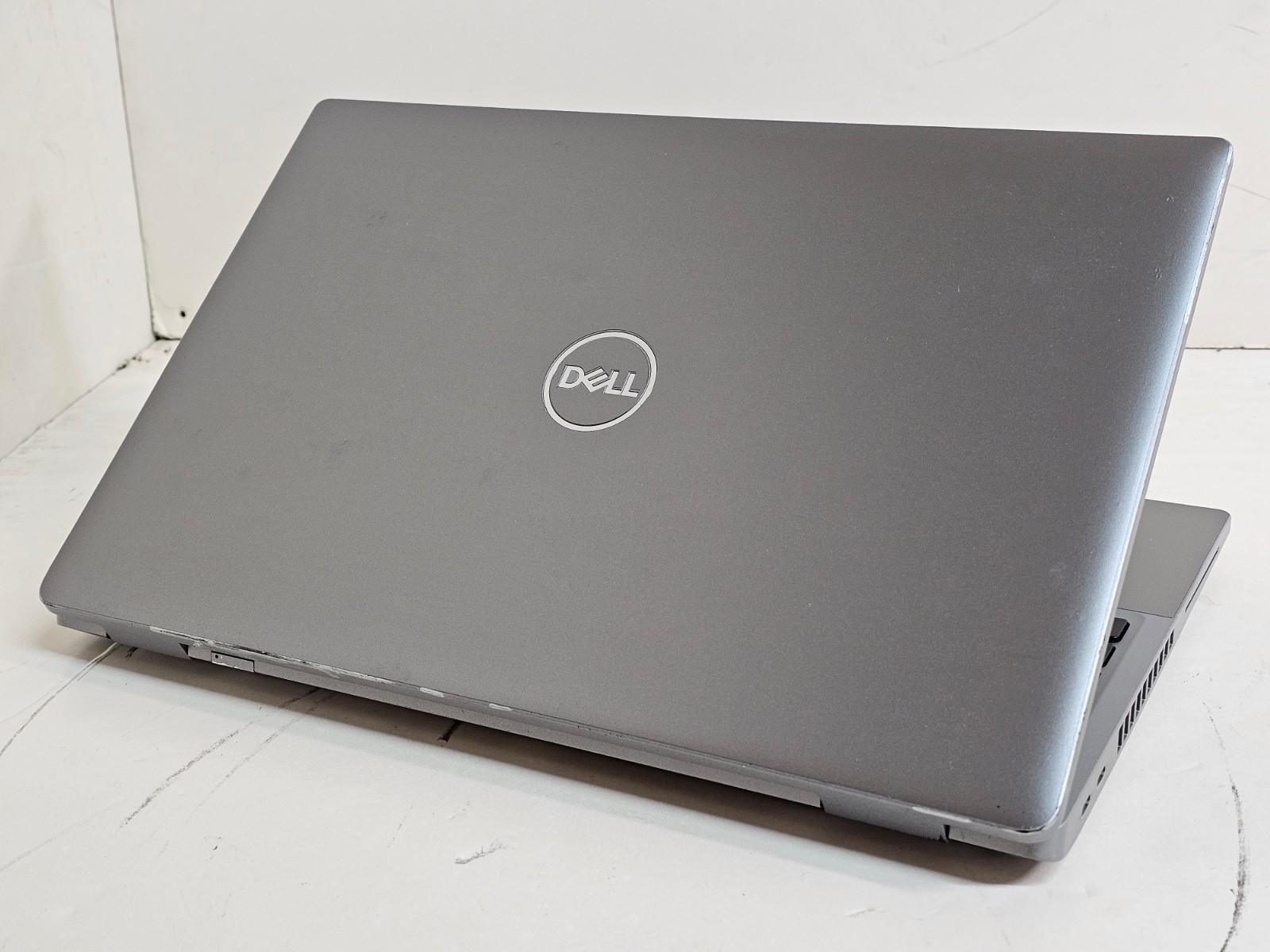 Dell Latitude 5520 Laptop – 2.6 GHz i5-1145G7 16GB 512GB 15.6″ Touchscreen SP33