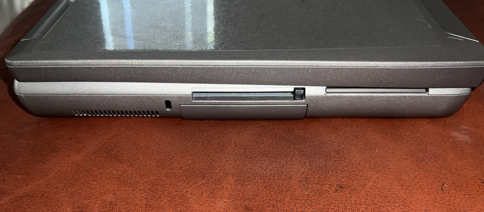 Dell Latitude D810 Intel Pentium M 1.73GHz 520MB Ram NO HDD For Parts