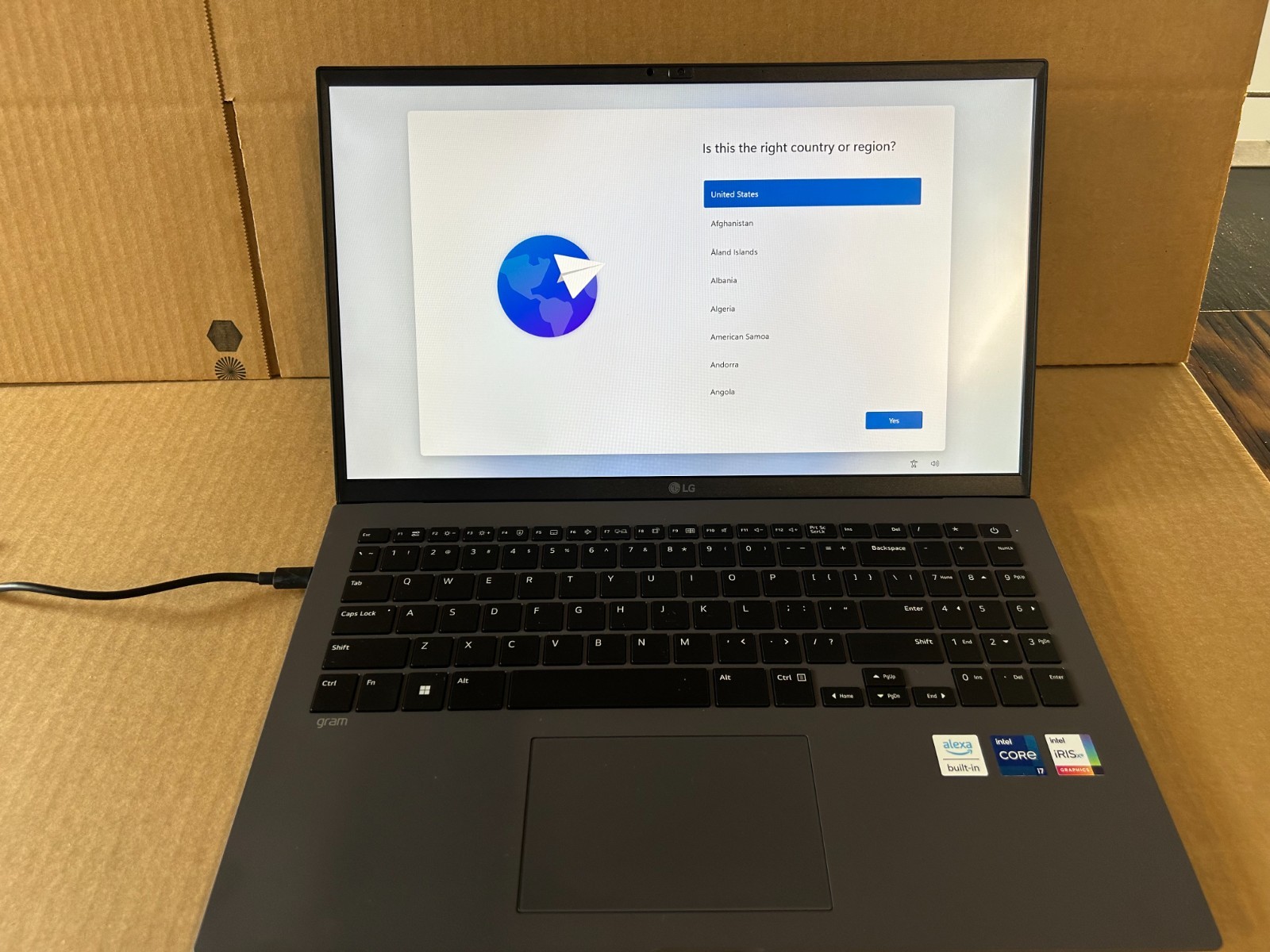 LG Gram 15 15Z90Q-P i7-1260P 16GB RAM 512GB SSD 15.6″ FHD Touch Laptop Win11