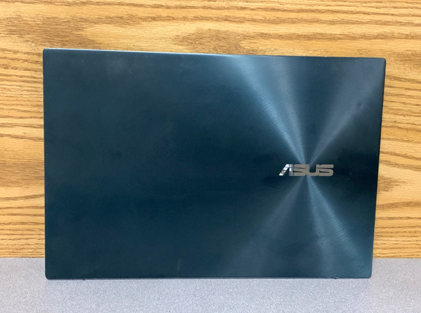 ASUS ZenBook Pro Duo 15.6″ 4K Touch Windows 11 i9 32GB RAM 1TB SSD RTX 2060