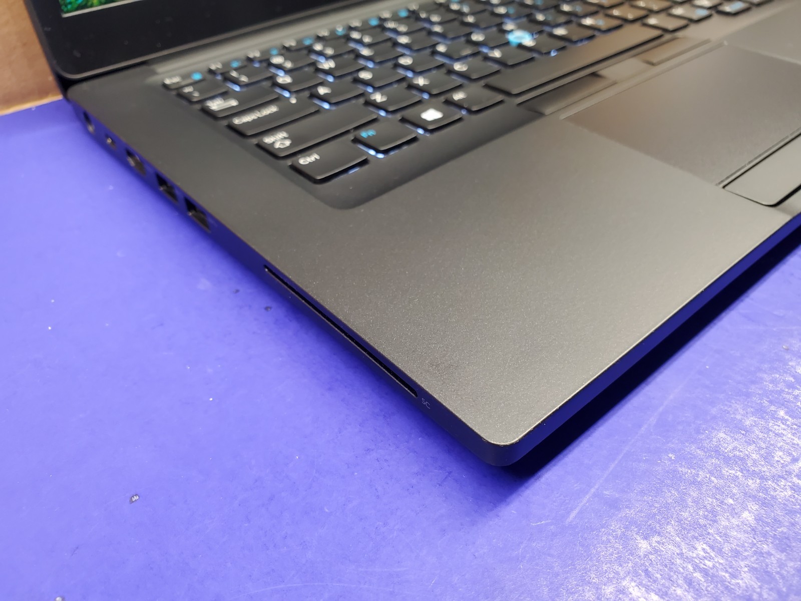 Dell Latitude 7490 Core i7-8650U@1.9GHz 16GBram 512ssd “Professionally Restored”