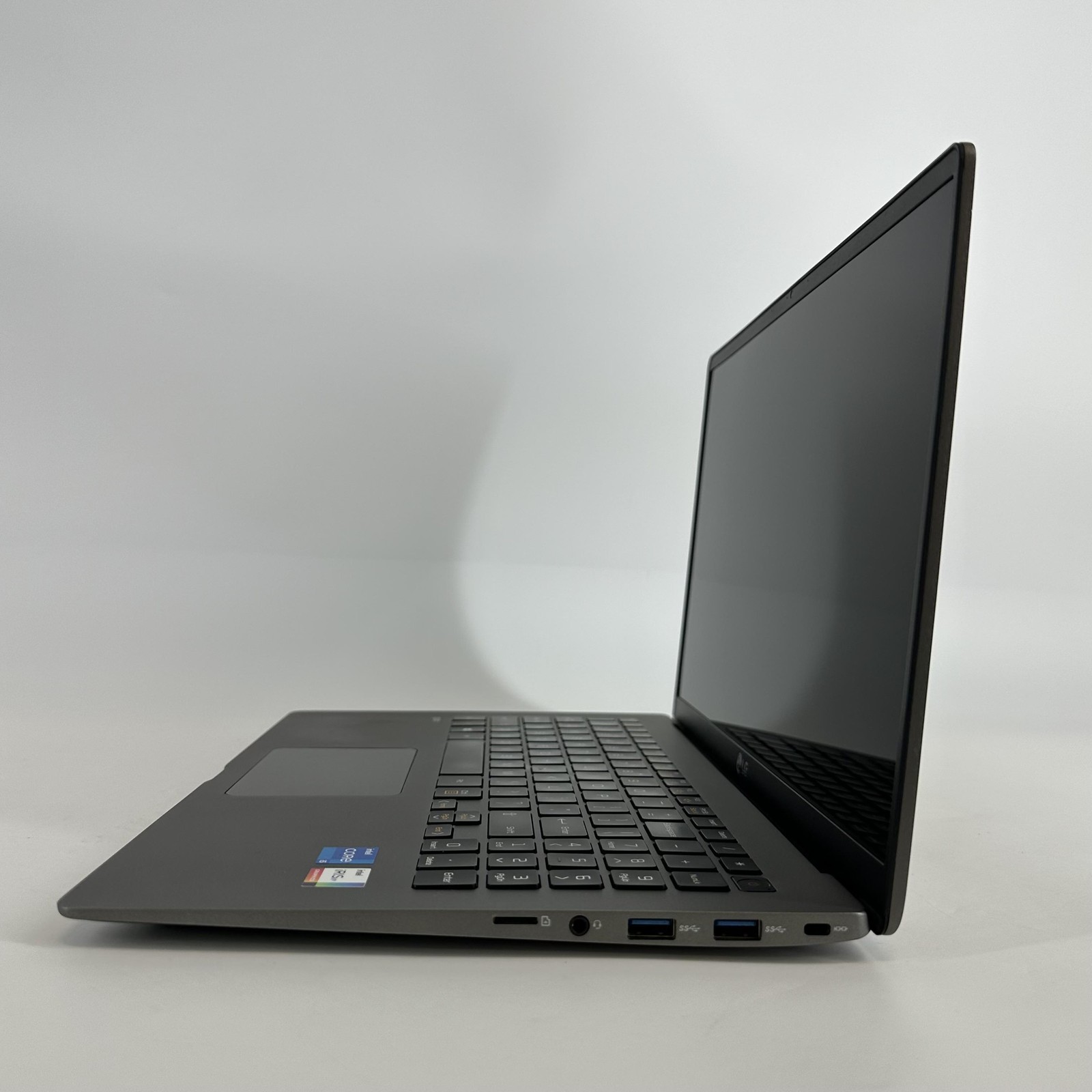LG Gram 15 Silver FHD i5-1135G7 2.40GHz 16GB RAM 512GB SSD Good