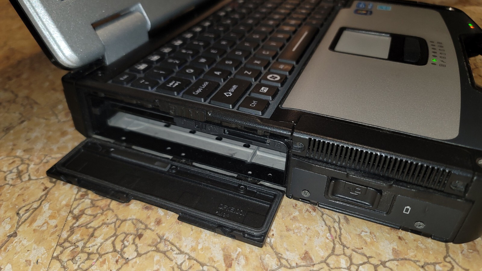 Panasonic Toughbook CF-31 (Intel i5-M520 2.40GHz,4GB) Laptop NO HDD/CADDY 1770HR