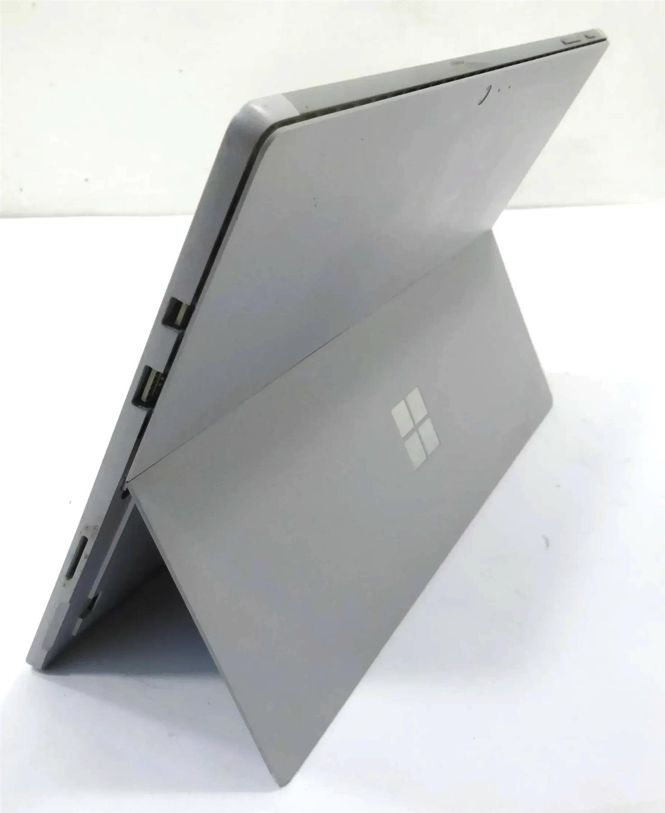 Microsoft Surface Pro 5 1796 Core i7-7660U 2.50GHz 8GB 256GB