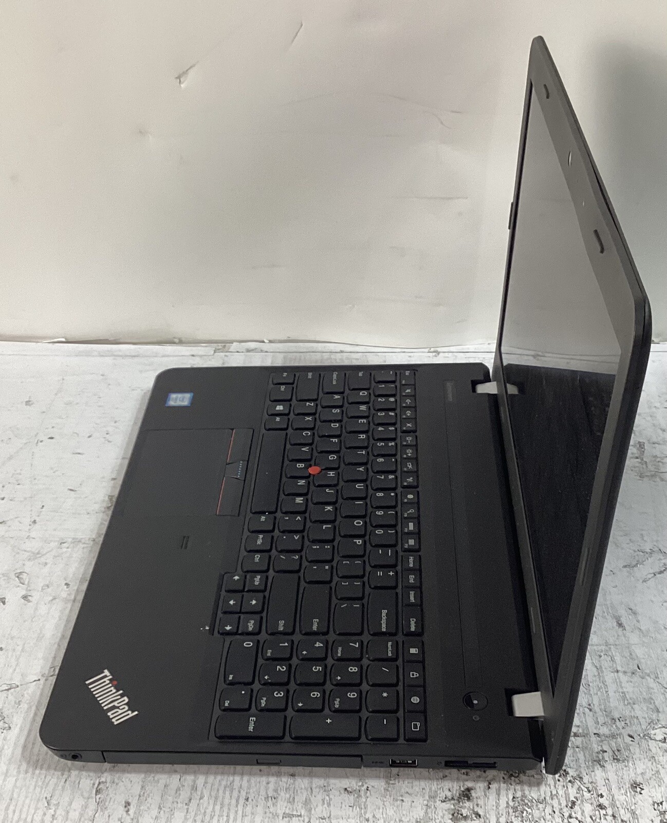 FOR PARTS Lenovo ThinkPad E560 15.6″ i5 No HDD READ DESCRIPTION