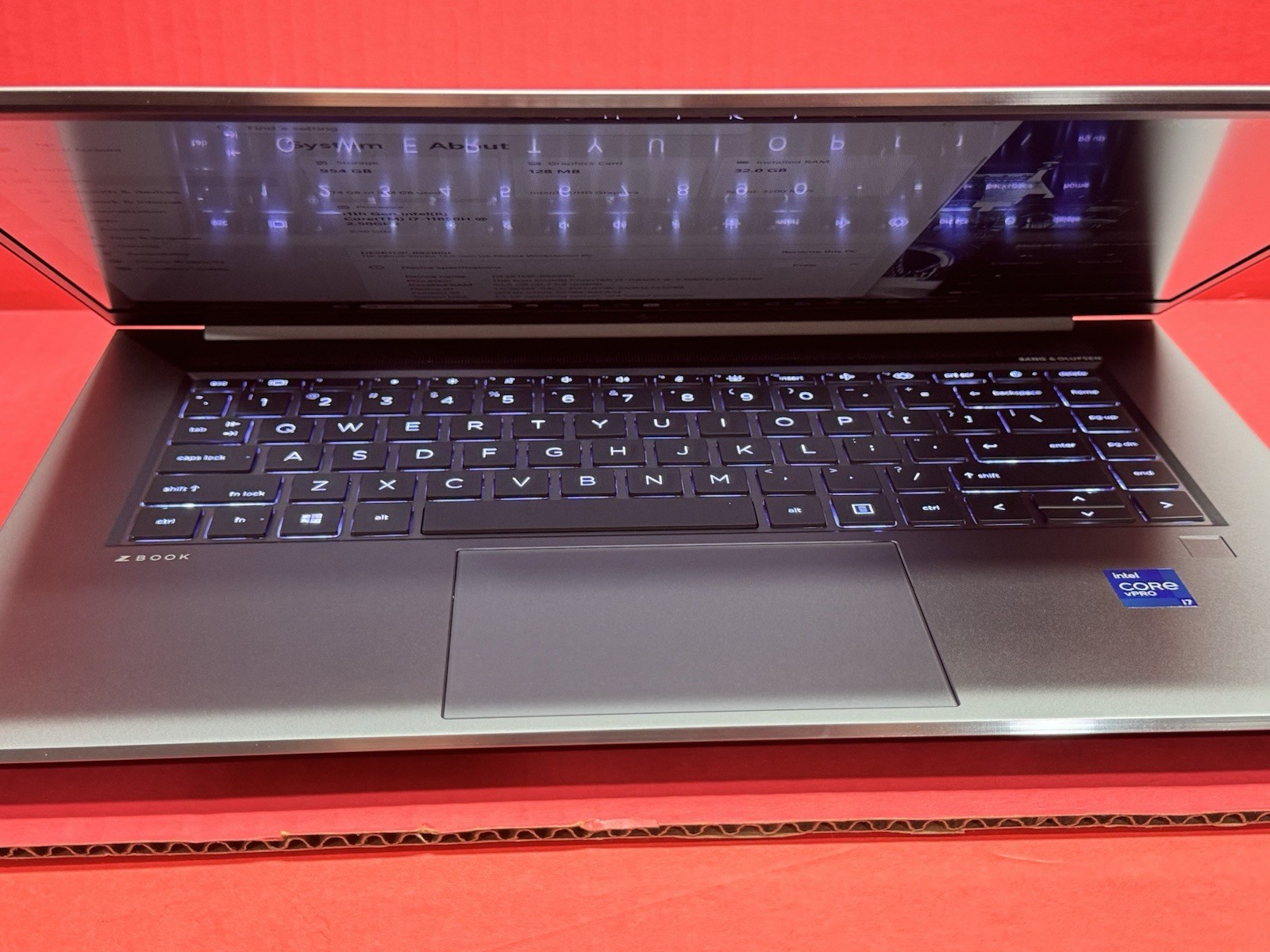 HP ZBOOK Studio 15.6” G8 Mobile Workstation 11th i7 11850H 2.5GHz 32GB RAM 1TB