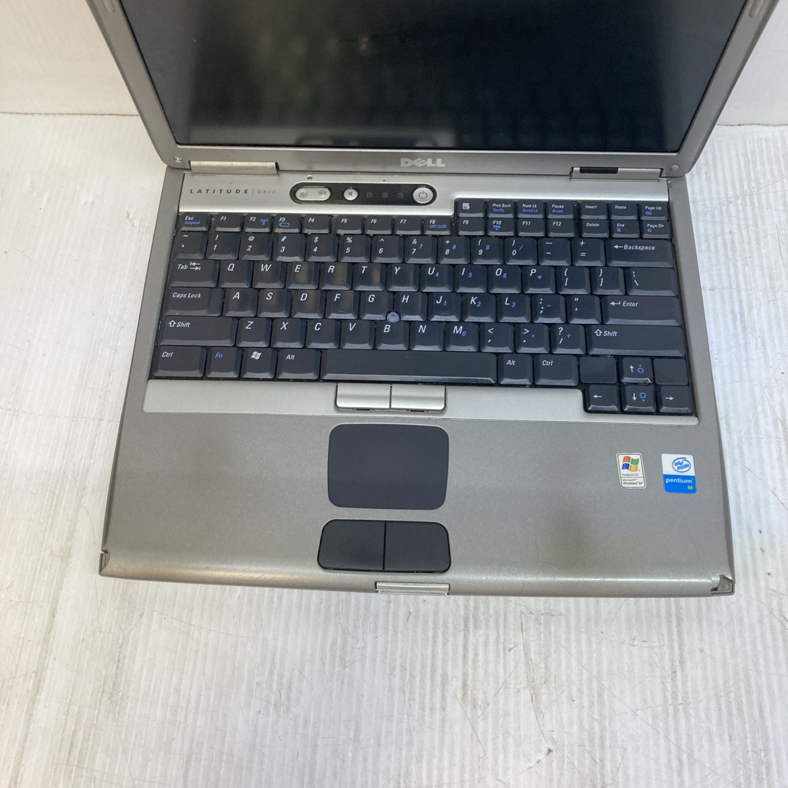 Dell Latitude D600 Intel Pentium M 1.6GHz 1 MB NO HDD Boot to BIOS