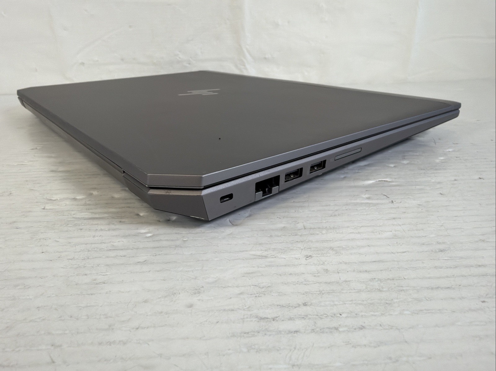 HP Z Book 15 G5 17.3″ i7-8750H@2.2GHz, 16GB RAM, NO SSD/OS – READ -DENT- WORKS