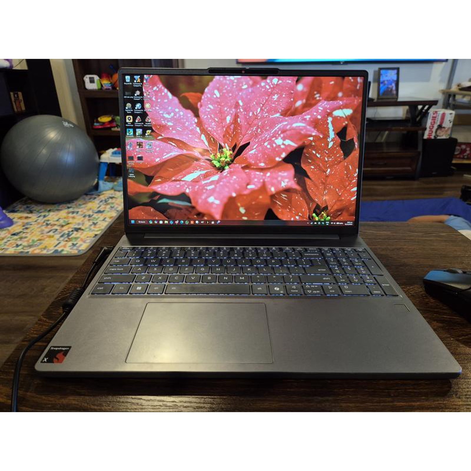 Lenovo IdeaPad Slim 3x 15.3″ Laptop AI Snapdragon X 1 512GB SSD Luna Grey