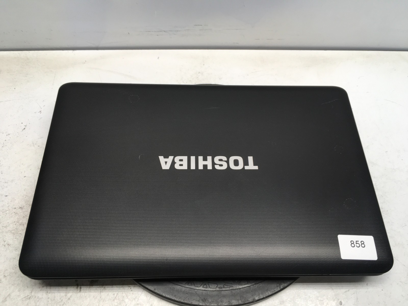 Toshiba Satellite C655D-S5200 AMD C-50 1GHz 4 GB NO HDD/Batt Hinge DMG