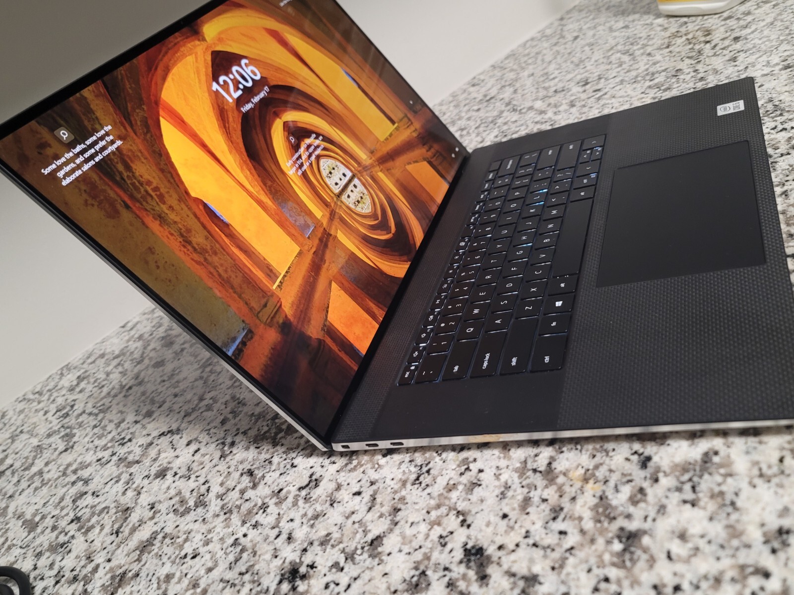 Dell XPS 17 9700 17″ Touch (Intel Core i7-10875H, 32GB RAM, 1TB SSD, GeForce RTX