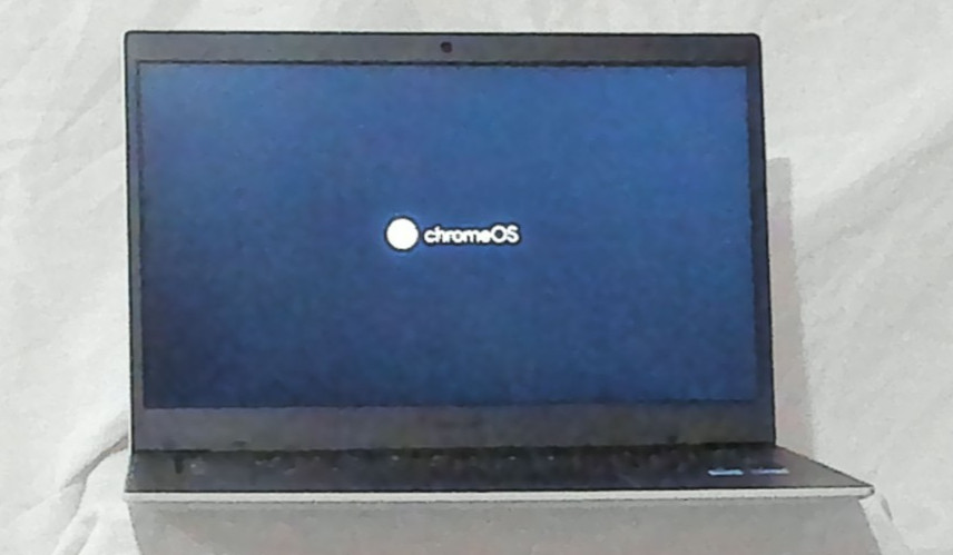 Samsung Galaxy Chromebook Go 14″ XE345XDA (2021) Excellent+Sleeve, Charger & Hub