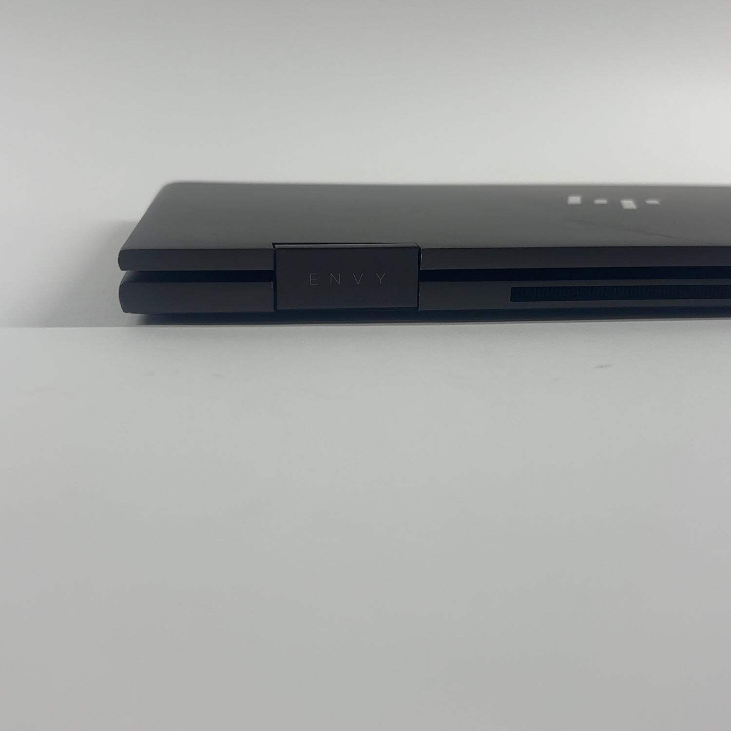 HP Envy x360 Laptop 15-EY0013DX 15.6″ Ryzen 5 5625U 2.3GHz 8GB RAM 256GB SSD