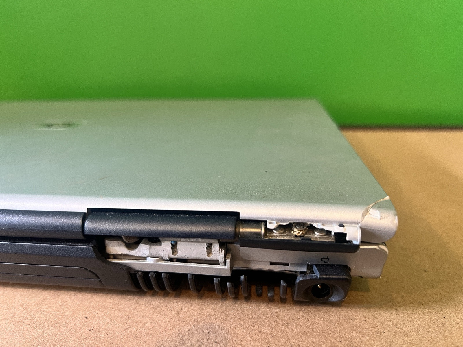 HP Pavilion Dv1000 Widescreen Laptop Computer With Carrying Case UNTESTED AS IS