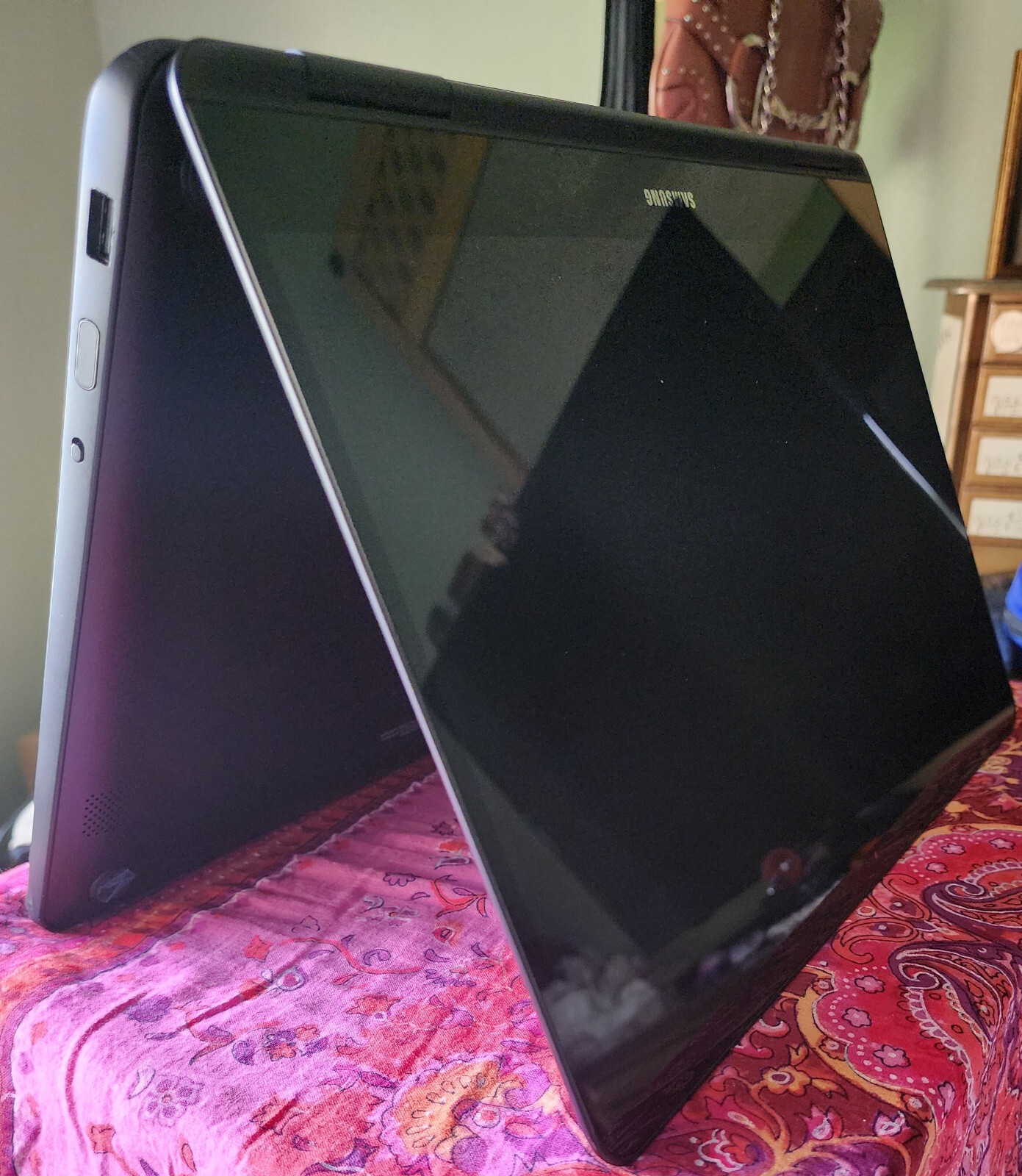 SAMSUNG NOTEBOOK 7 Spin 15.6, AMD Ryzen 5 3500 Radeon Vega Mobile. Windows 11 Ho
