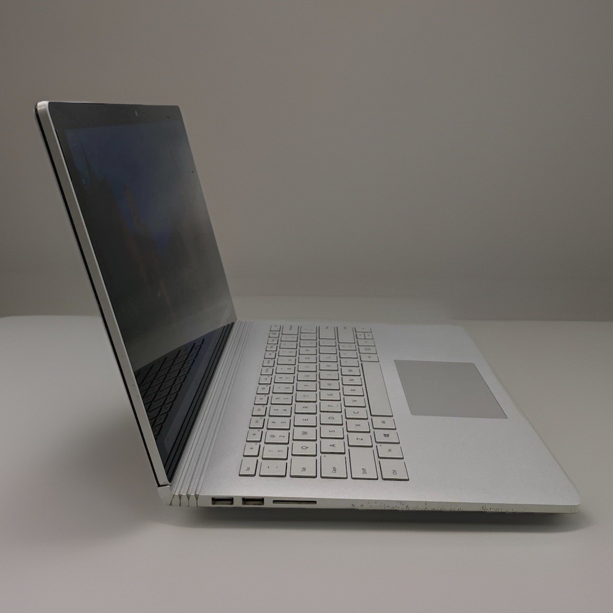 Microsoft Surface Book 2 1832 Core i5-8350U @ 1.70 GHz 8GB 256GB SSD Windows 11
