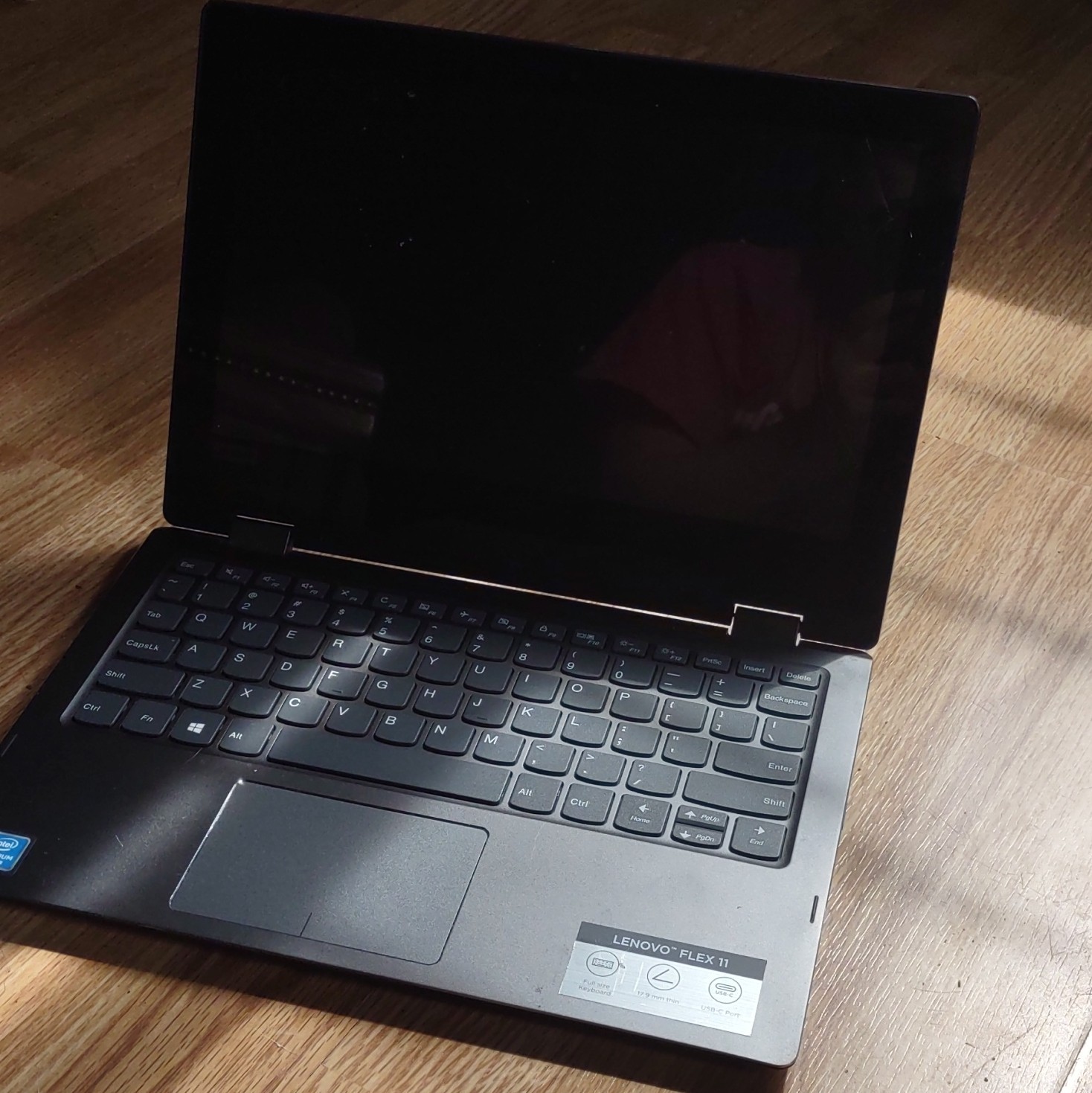 Lenovo Flex 11 2-in-1 Touchscreen 11.6in Celeron 4GB eMMC Win10 Black