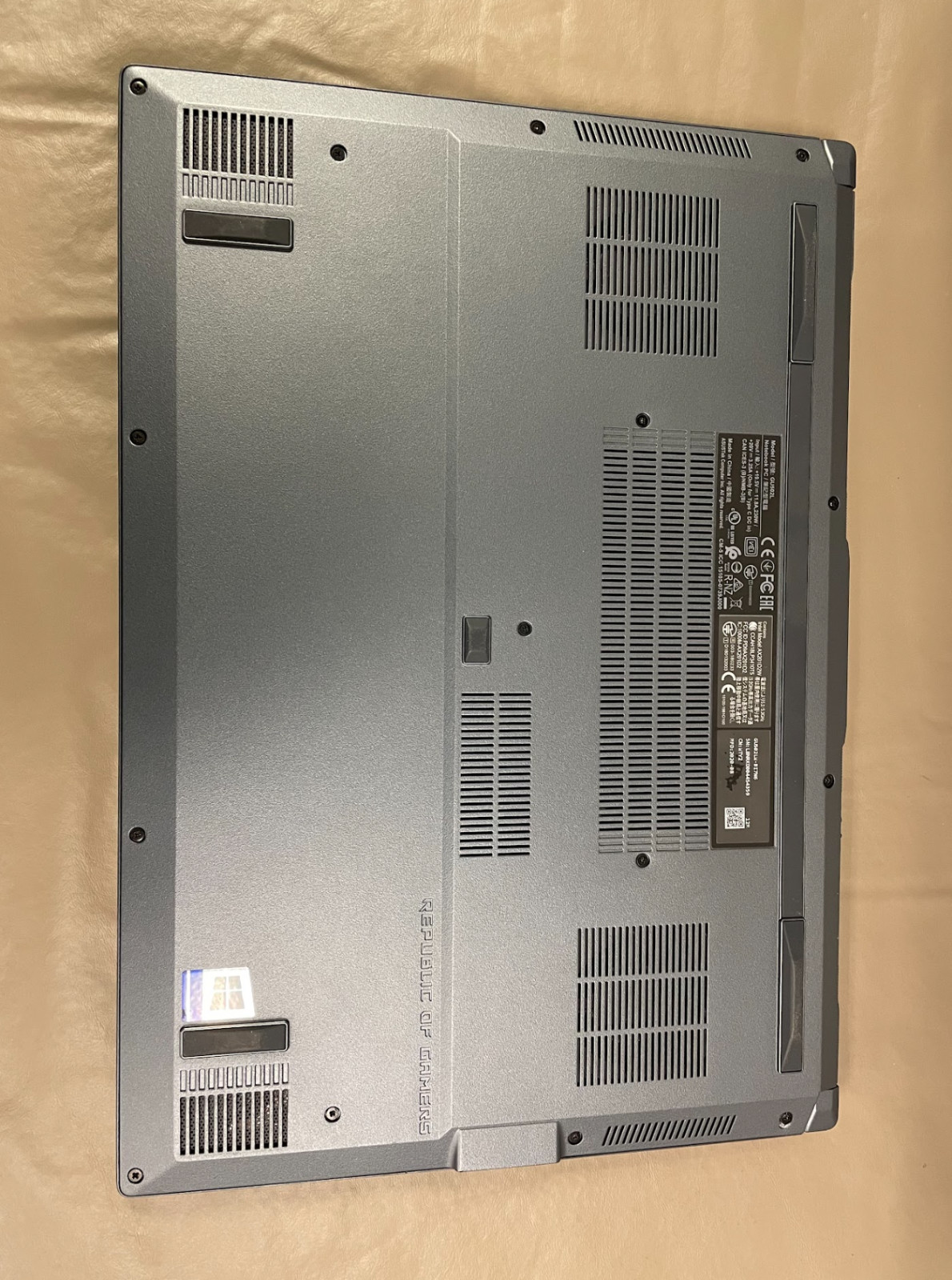 ASUS ROG Zephyrus M15 15.6″ Gaming Laptop， i7-10750H, RTX 2070 （Damage）
