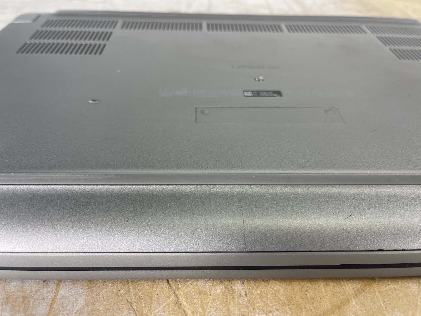 DELL LATITUDE 5511 i5-10300H @ 2.5 GHz, 4GB RAM, NO HDD/OS
