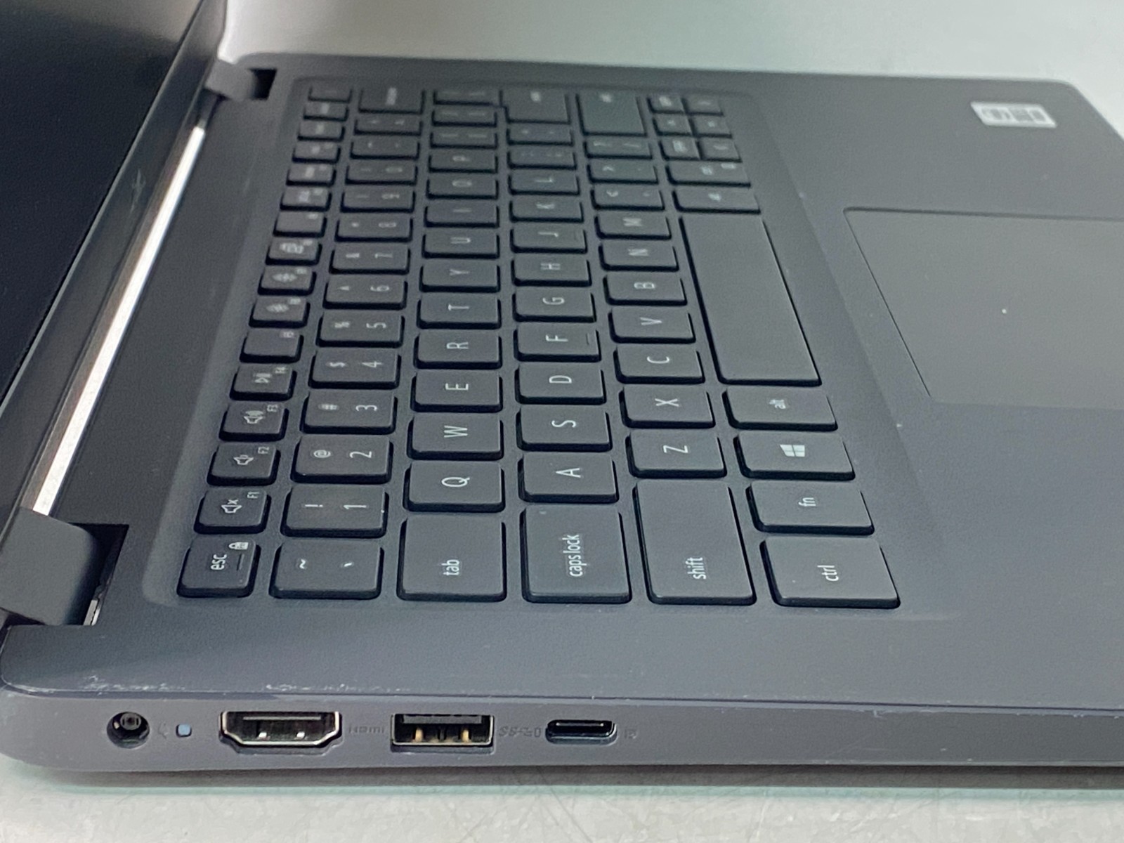 Dell Latitude 3410 14″ i5-10210U 8GB DDR4 256GB SSD Win11Pro – Scratched