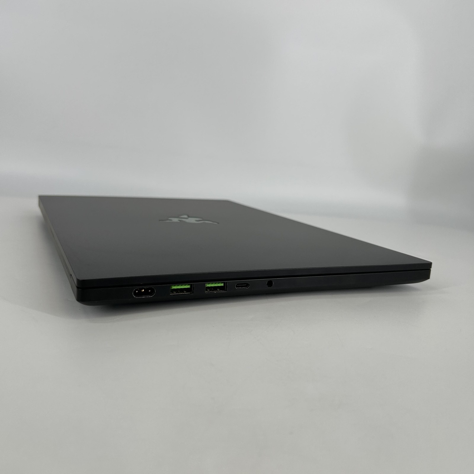 Razer Blade 15 240Hz 2K 2.5 GHz i9-12900H 16GB 1TB SSD RTX 3070 Ti Excellent