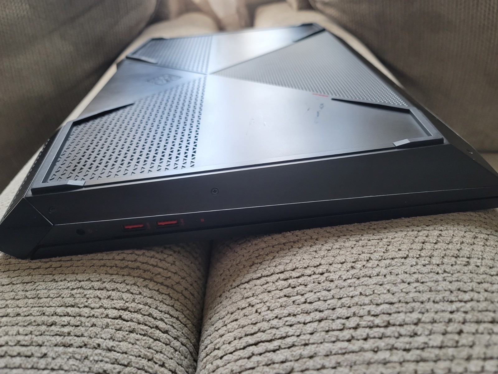 HP OMEN 17 in Gaming Laptop i5-8300H |GTX 1050 16GB RAM | 256GB SSD | 1080p FHD